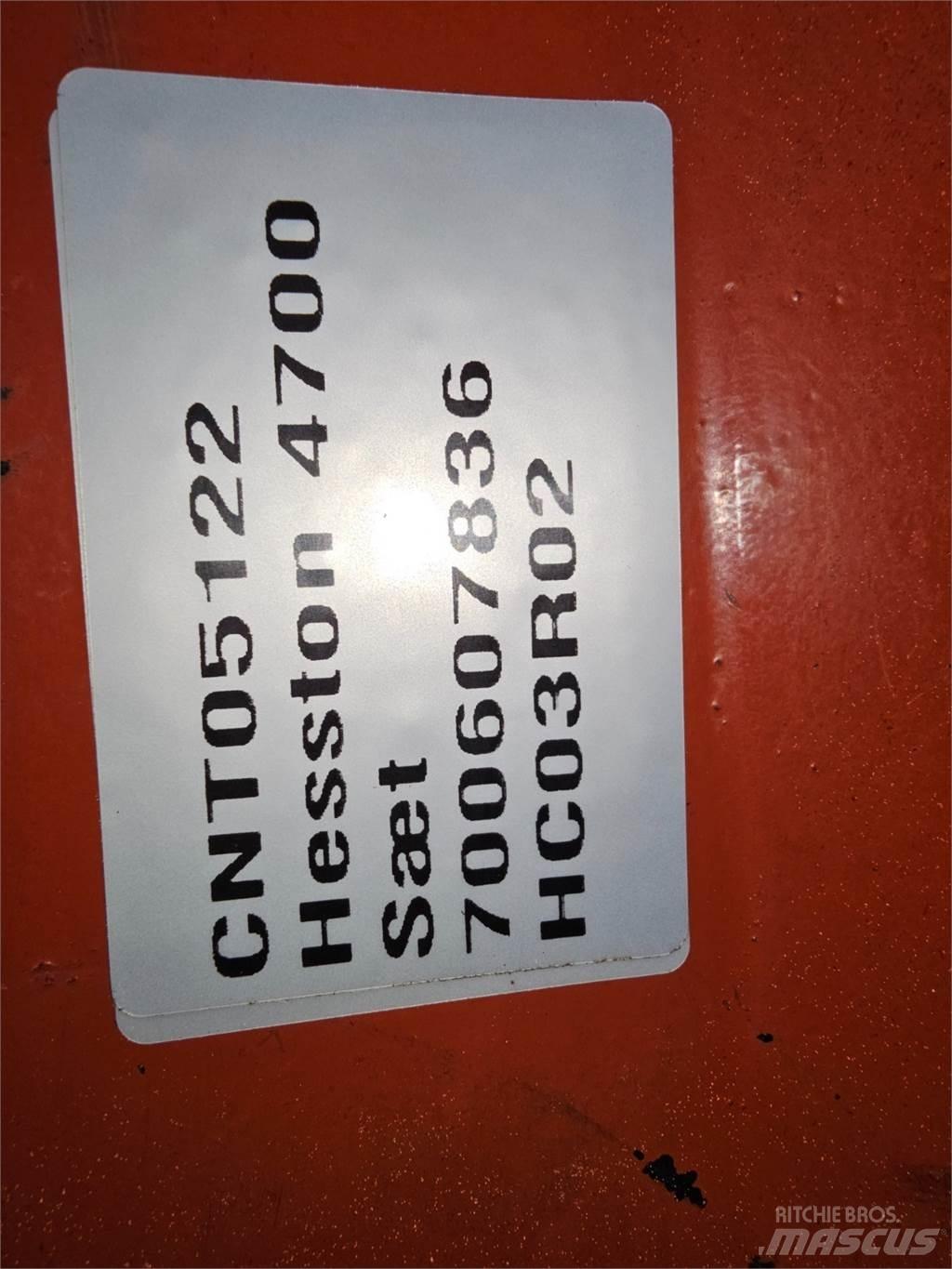 Hesston 4700 Autres matériels de fenaison