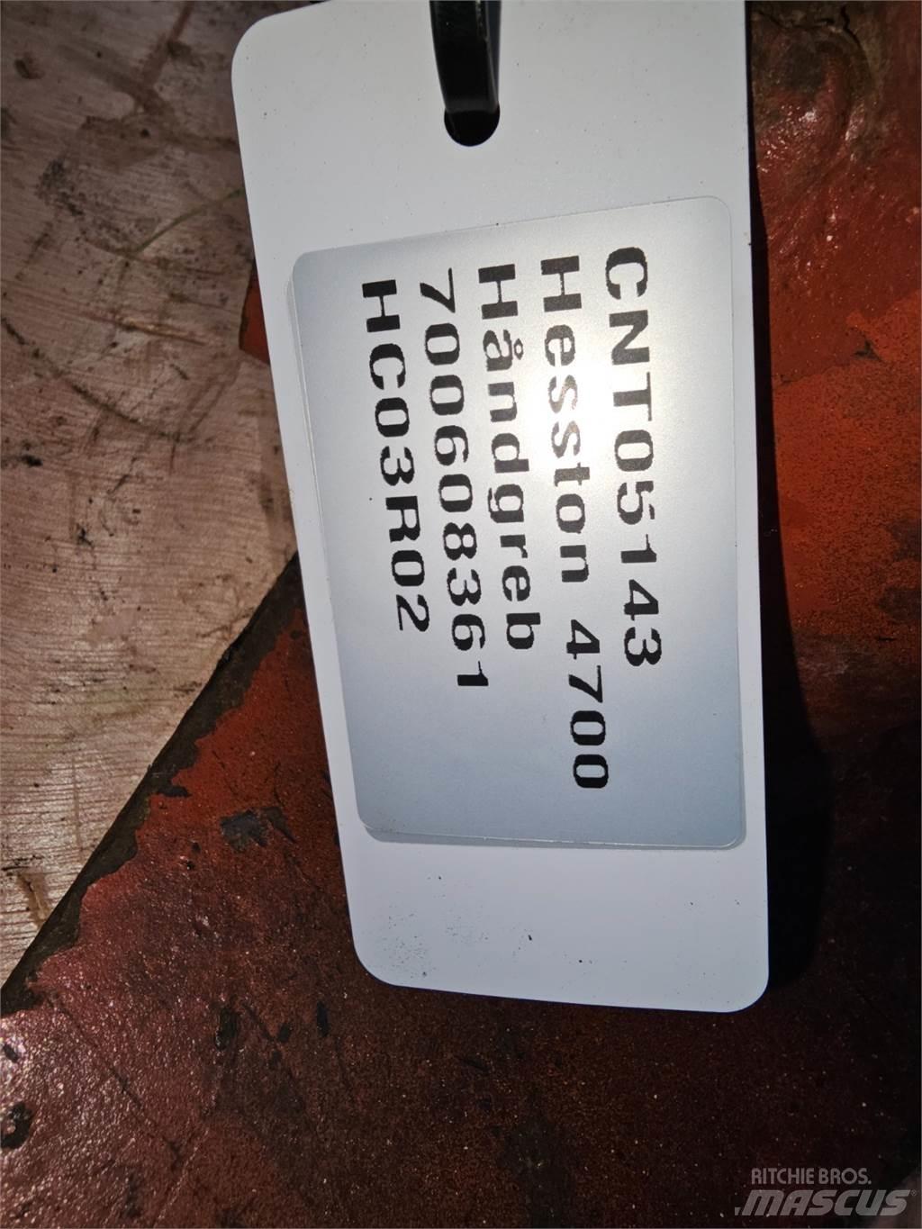 Hesston 4700 Autres matériels de fenaison