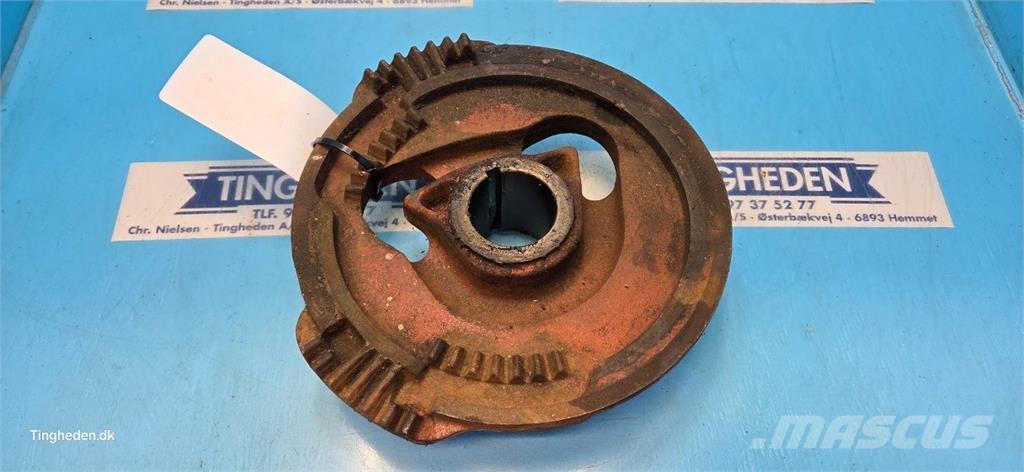 Hesston 4700 Autres matériels de fenaison