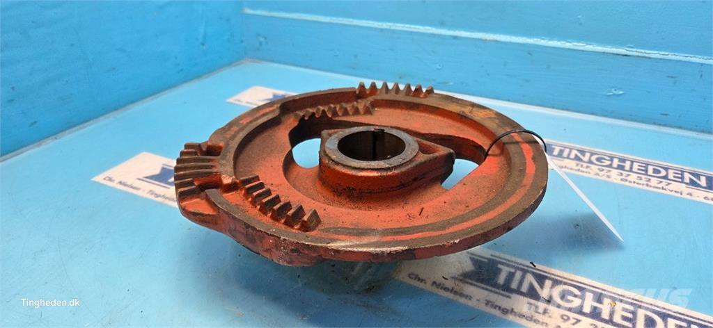 Hesston 4700 Autres matériels de fenaison