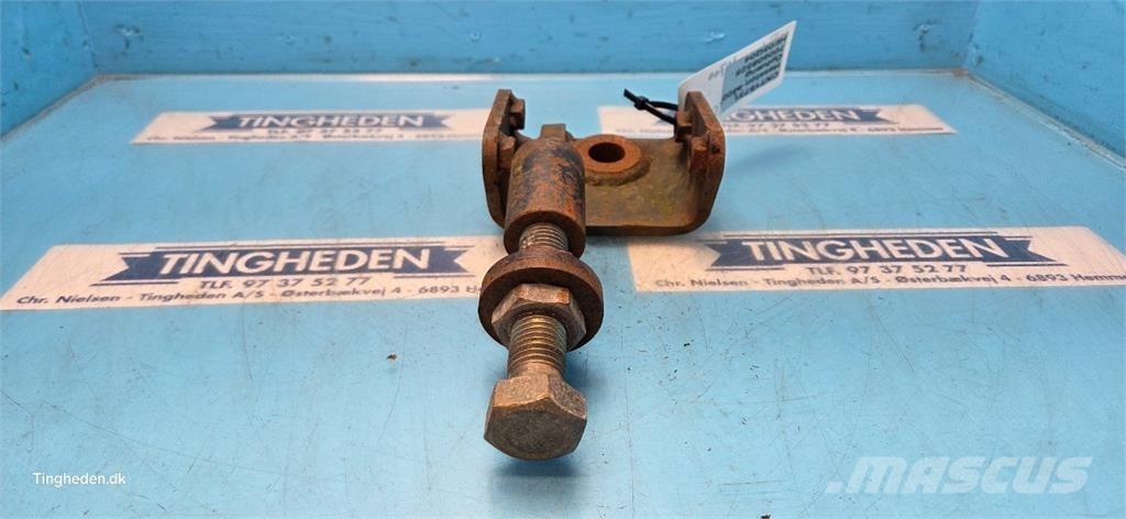 Hesston 4700 Autres matériels de fenaison