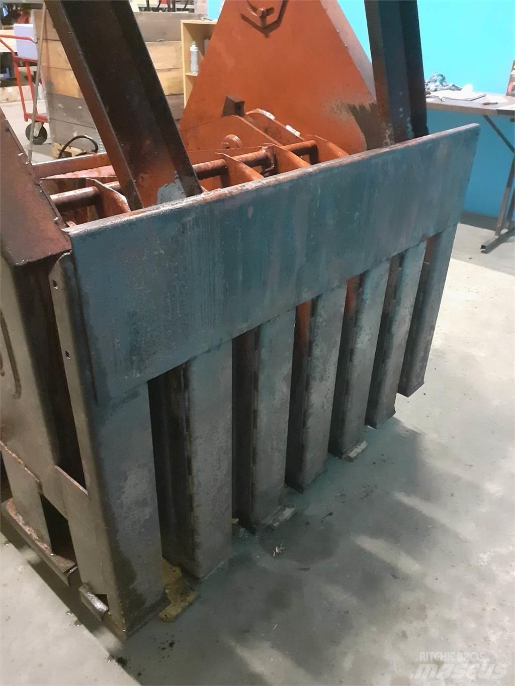 Hesston 4900 Autres matériels de fenaison