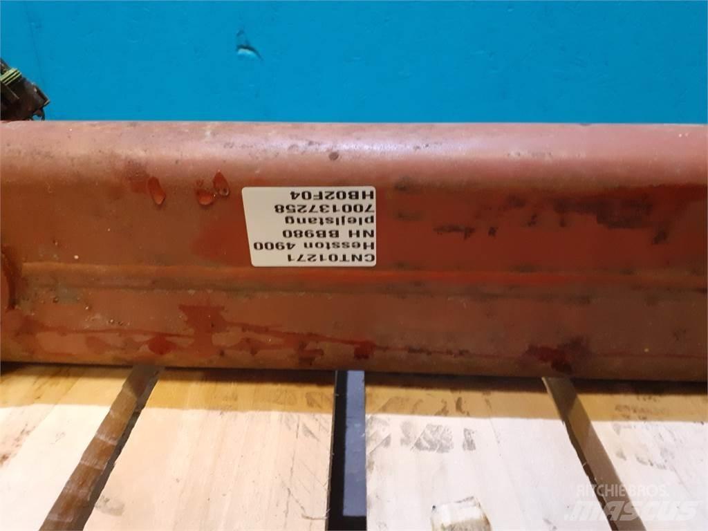 Hesston 4900 Autres matériels de fenaison