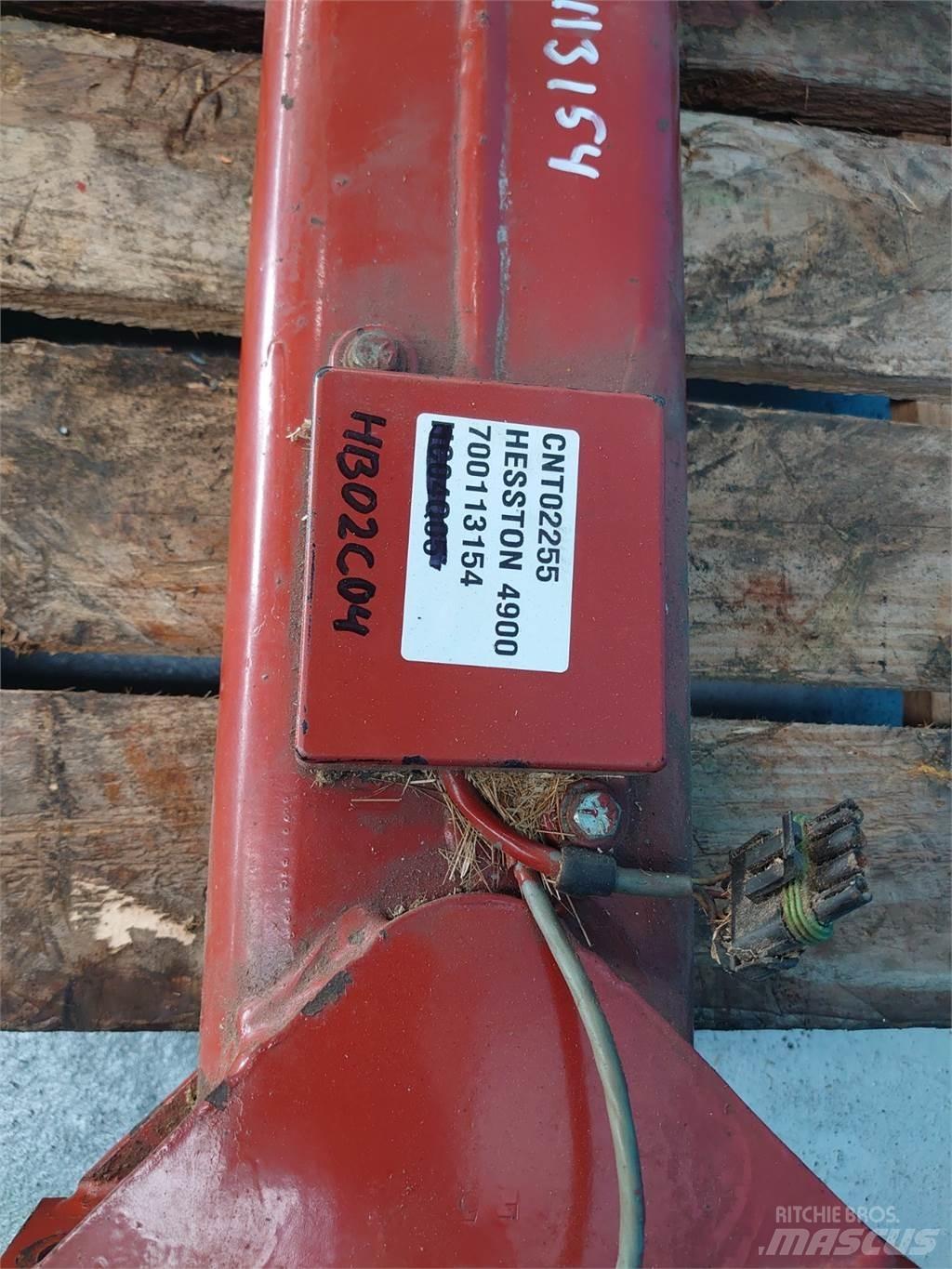 Hesston 4900 Autres matériels de fenaison