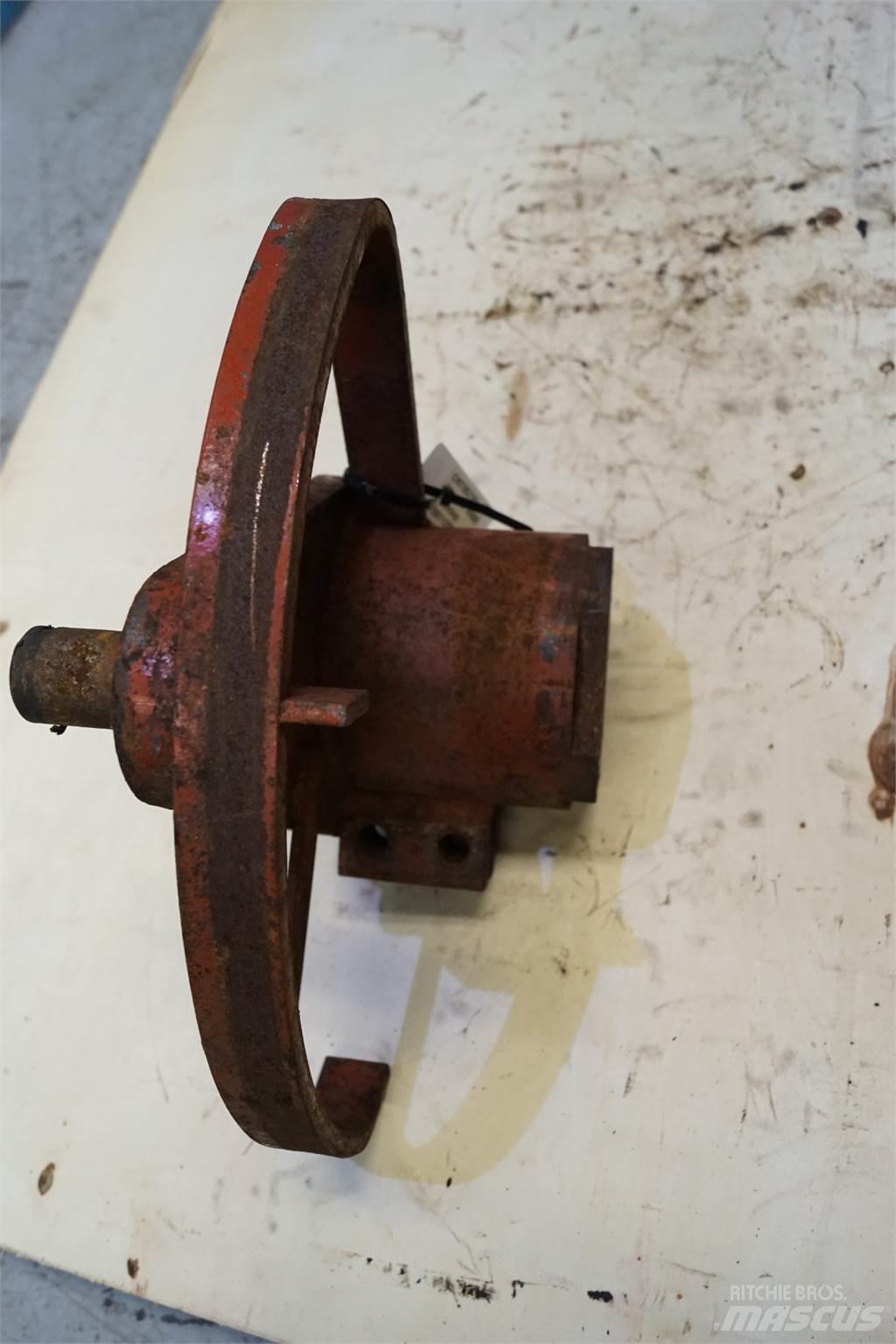 Hesston 4900 Autres matériels de fenaison