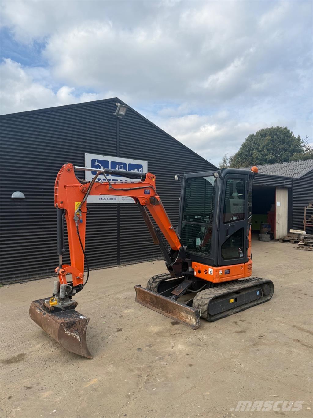 Hitachi ZX26U Mini pelle < 7t