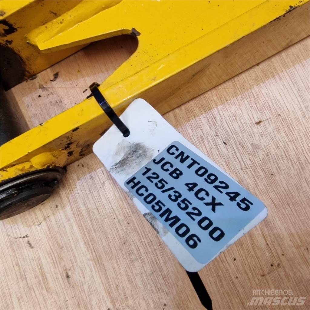 JCB 4CX Bras et Godet