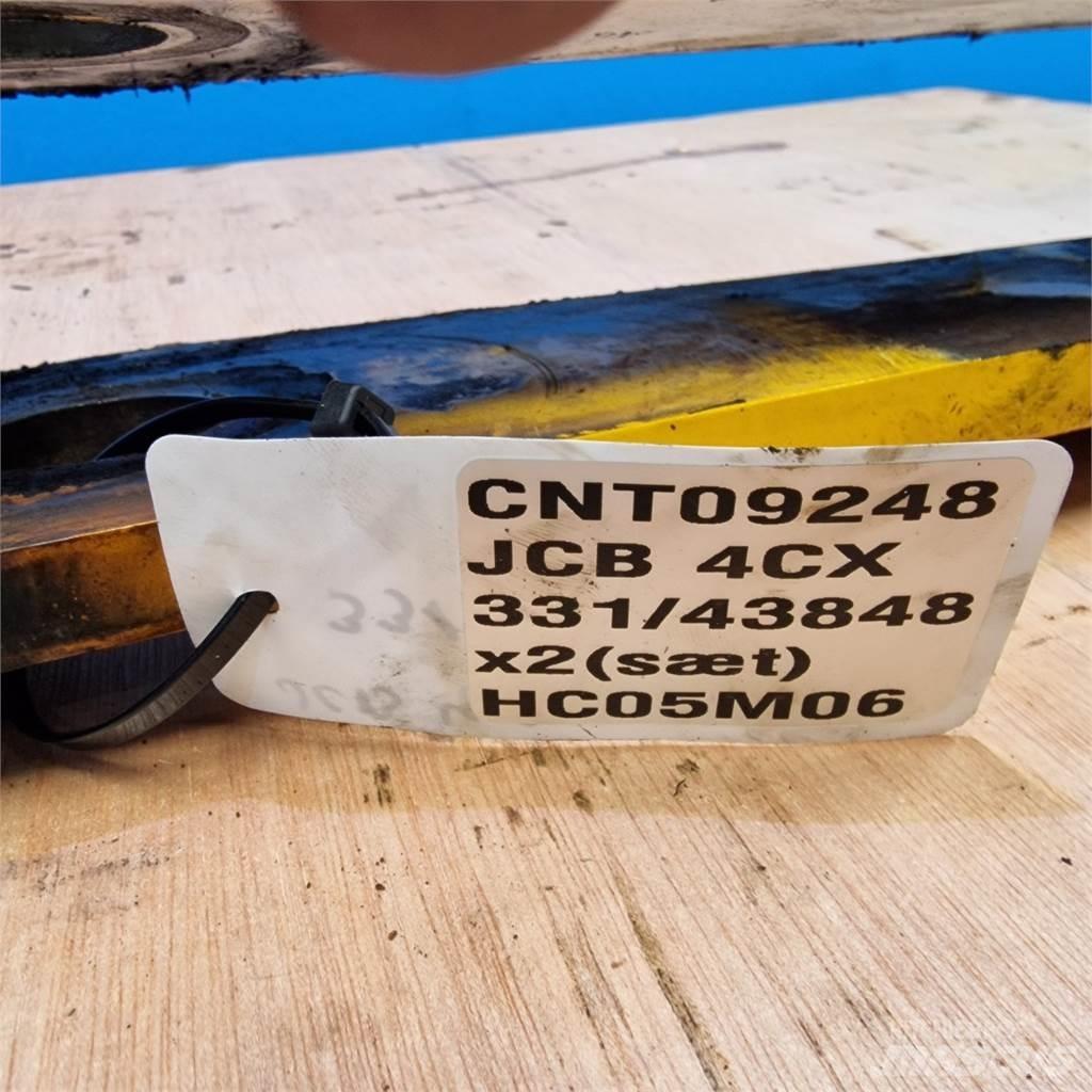 JCB 4CX Bras et Godet