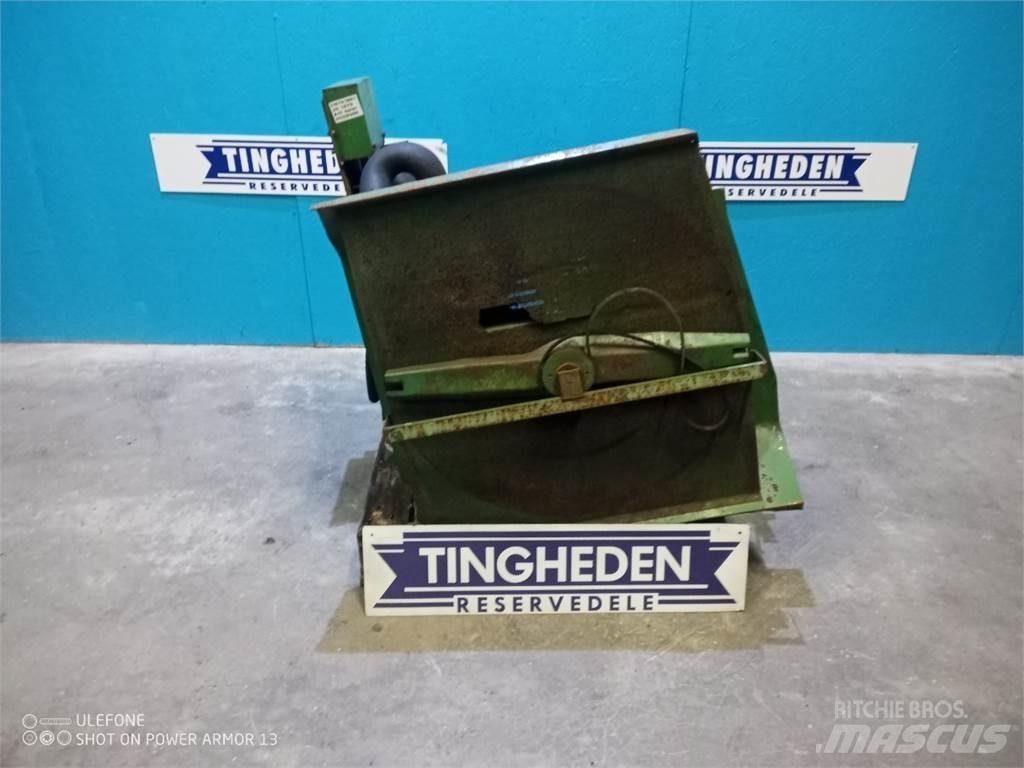 John Deere 1075 Cabines et Intérieur