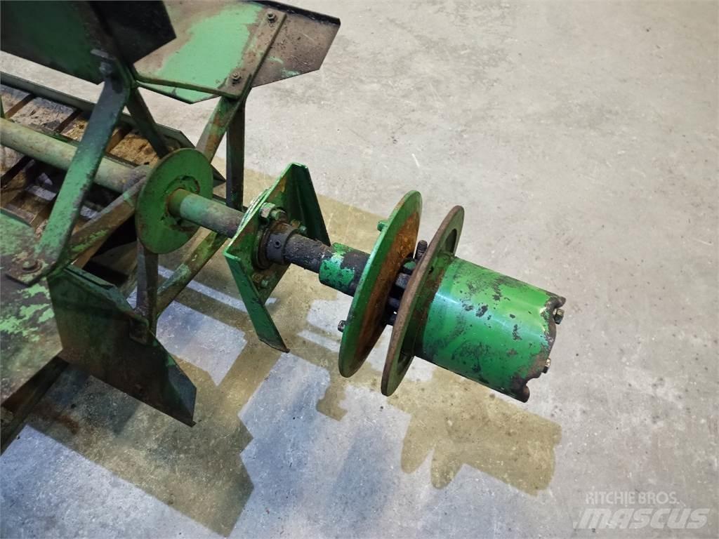 John Deere 1085 Sableuse et saleuse