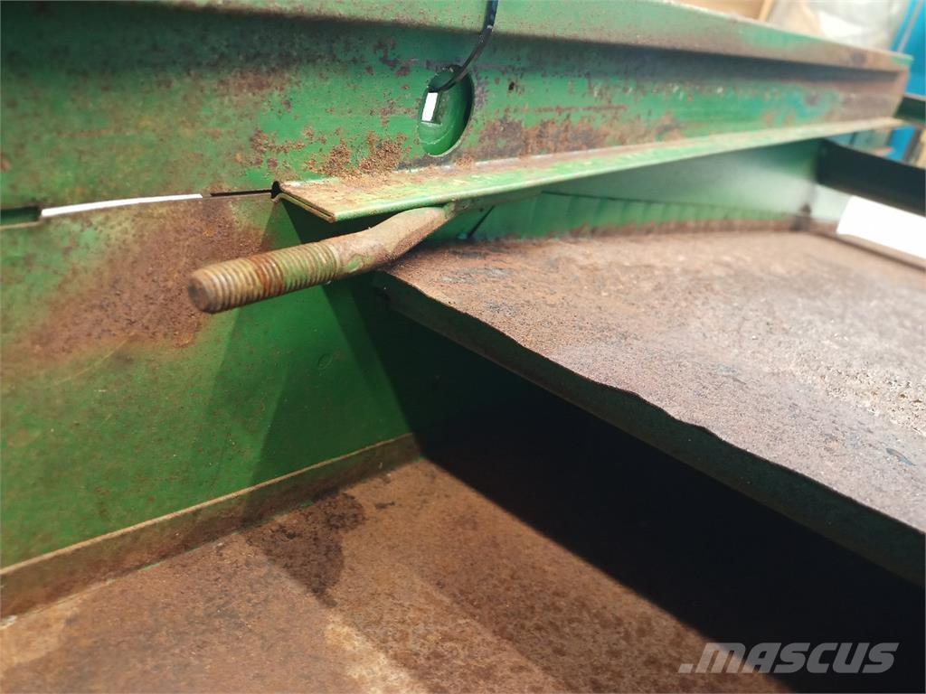 John Deere 2054 Sableuse et saleuse