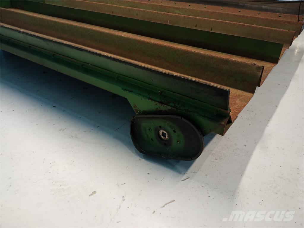 John Deere 2054 Sableuse et saleuse