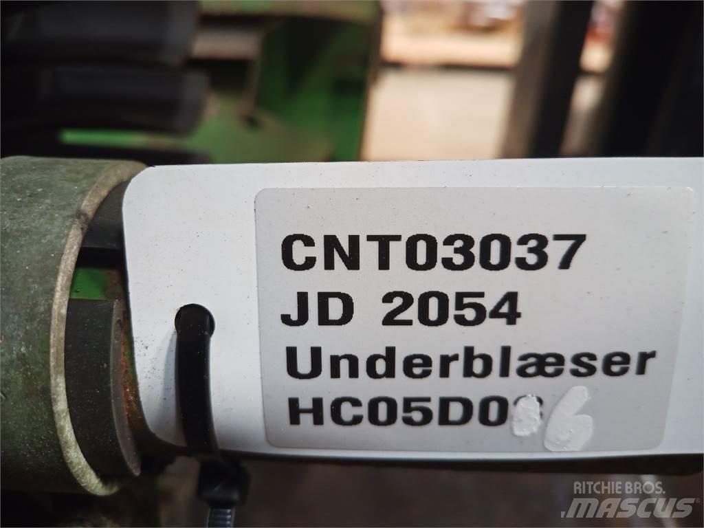 John Deere 2054 Sableuse et saleuse