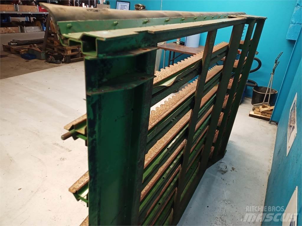 John Deere 2054 Sableuse et saleuse