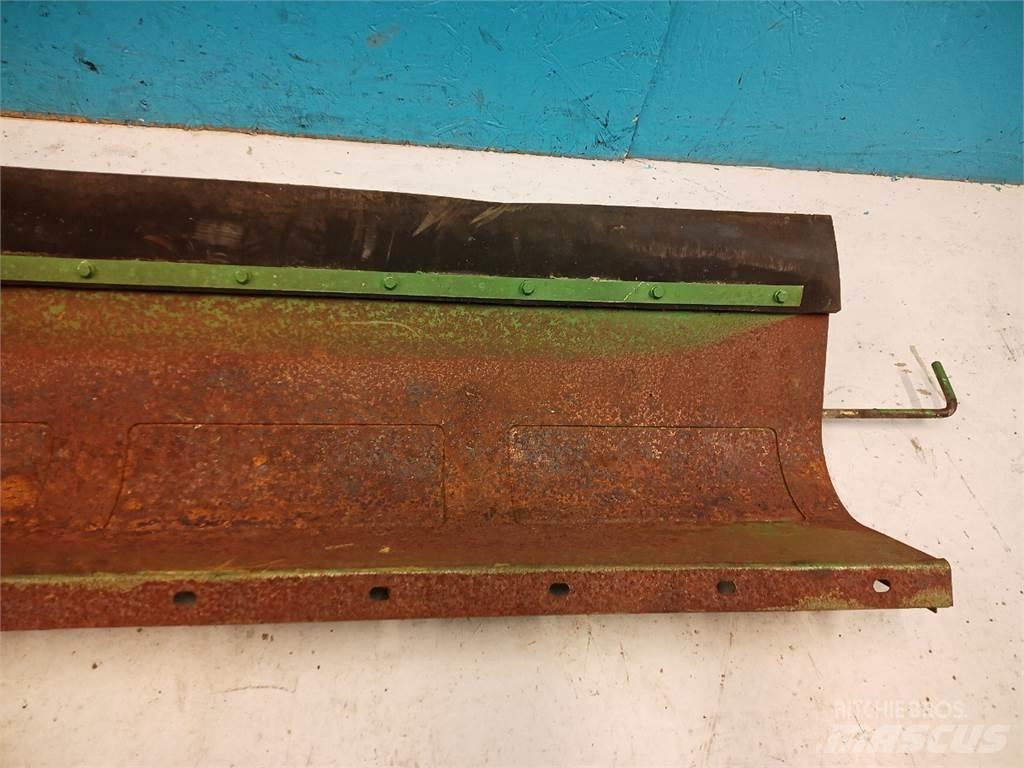 John Deere 2054 Sableuse et saleuse