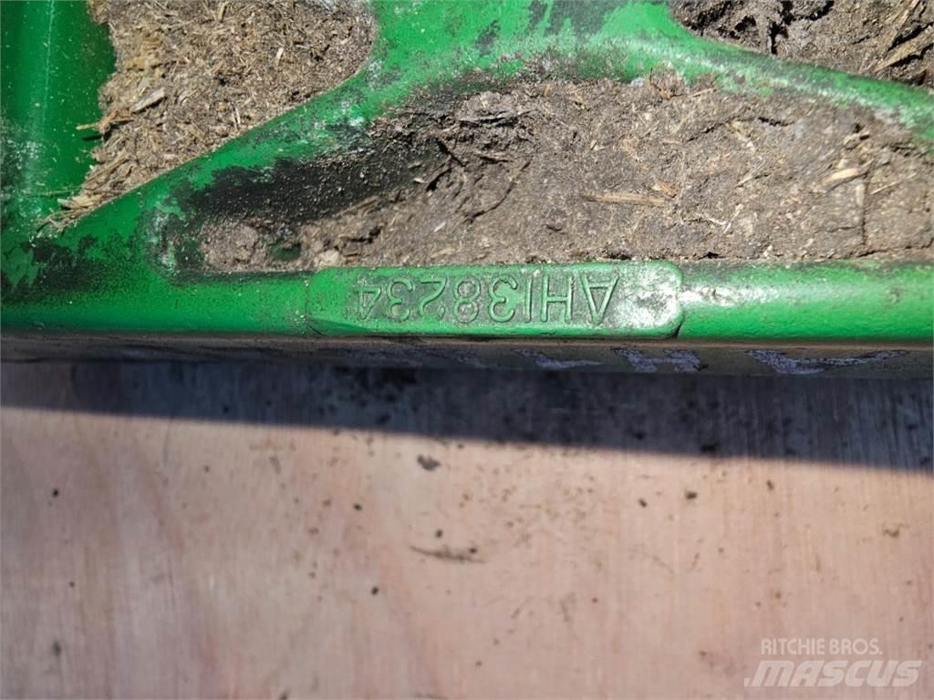 John Deere 2054 Sableuse et saleuse