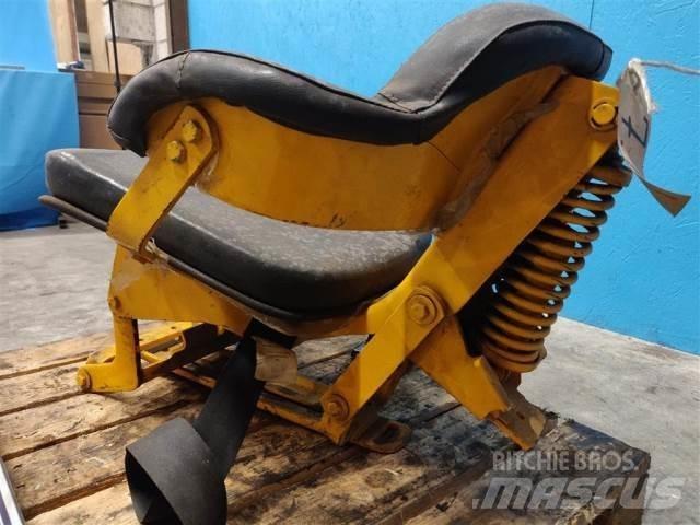John Deere 310 Cabines et Intérieur