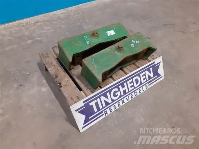 John Deere 4240 Masse avant