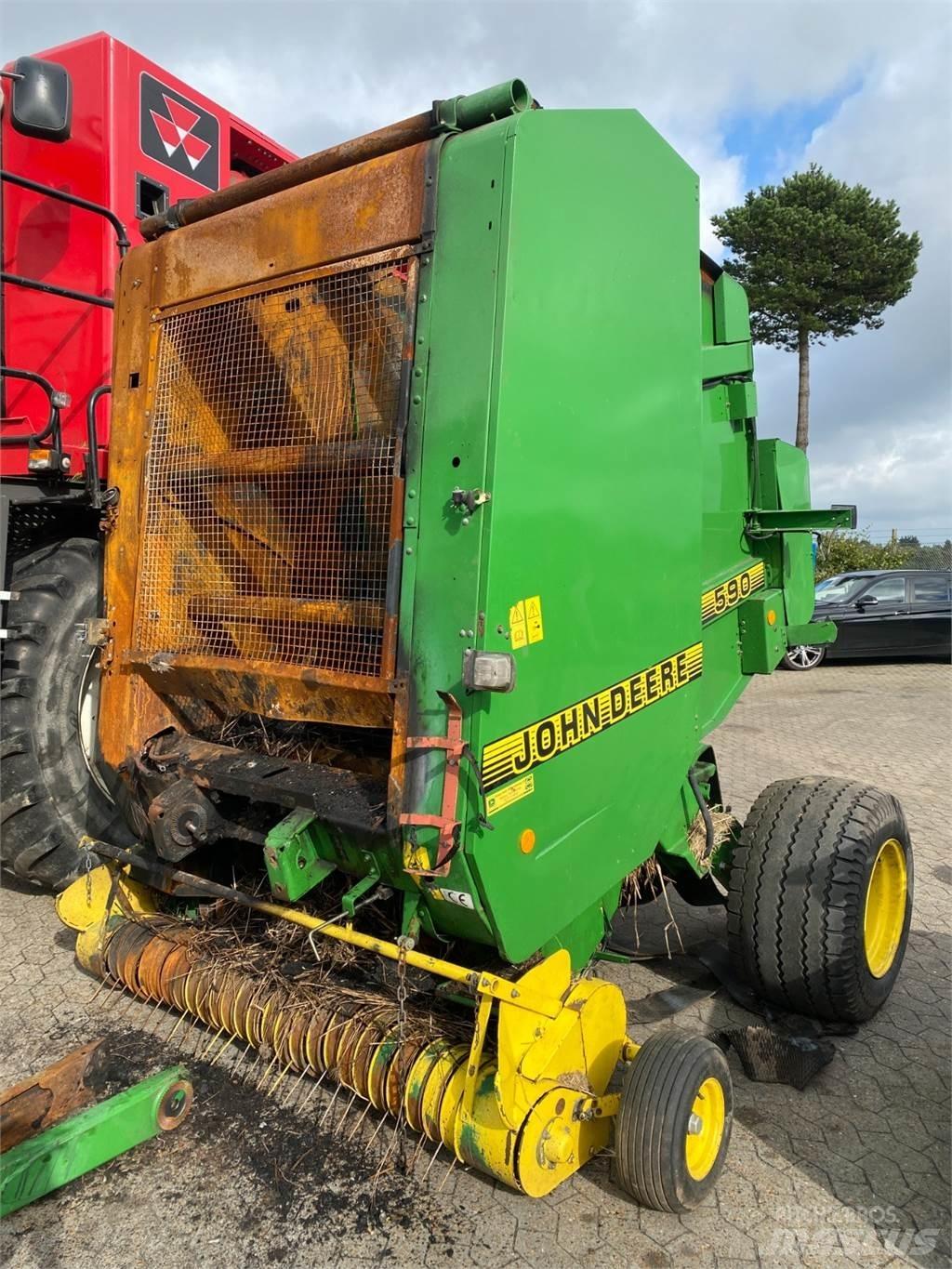 John Deere 590 Presse à balle ronde