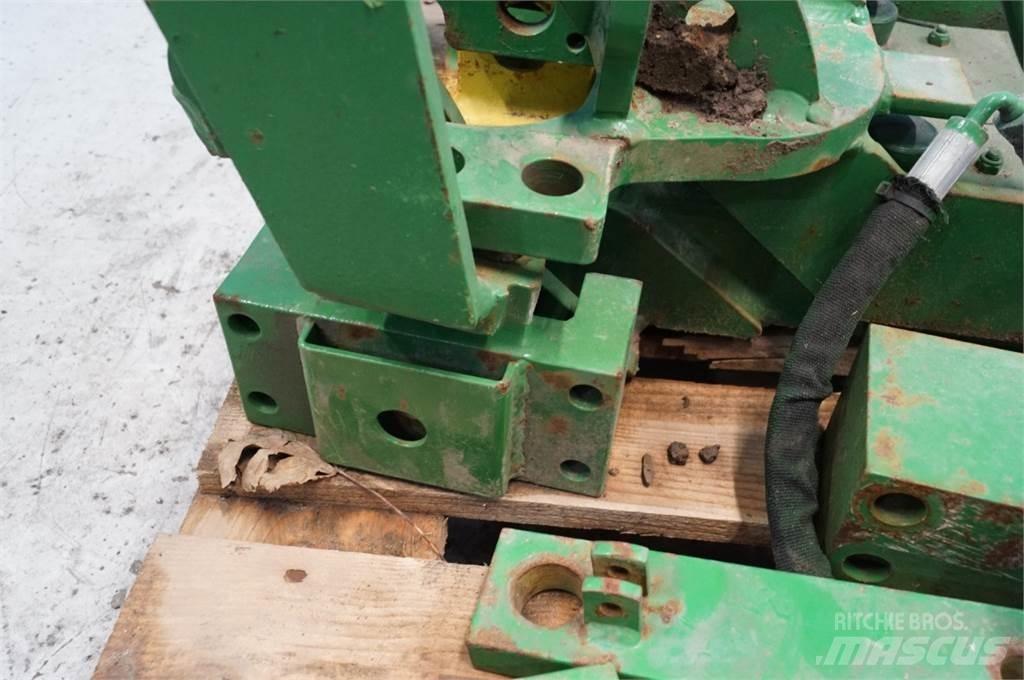 John Deere 8235R Autres équipements pour tracteur