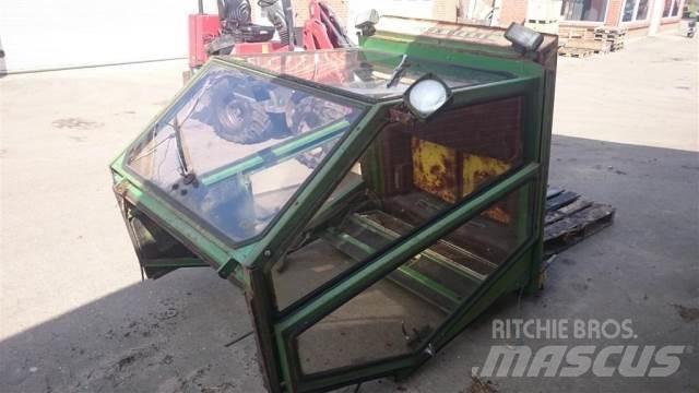 John Deere 975 Cabines et Intérieur