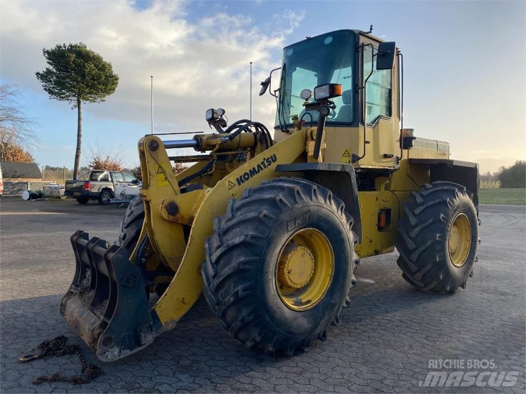 Komatsu WA270 Chargeuse sur pneus
