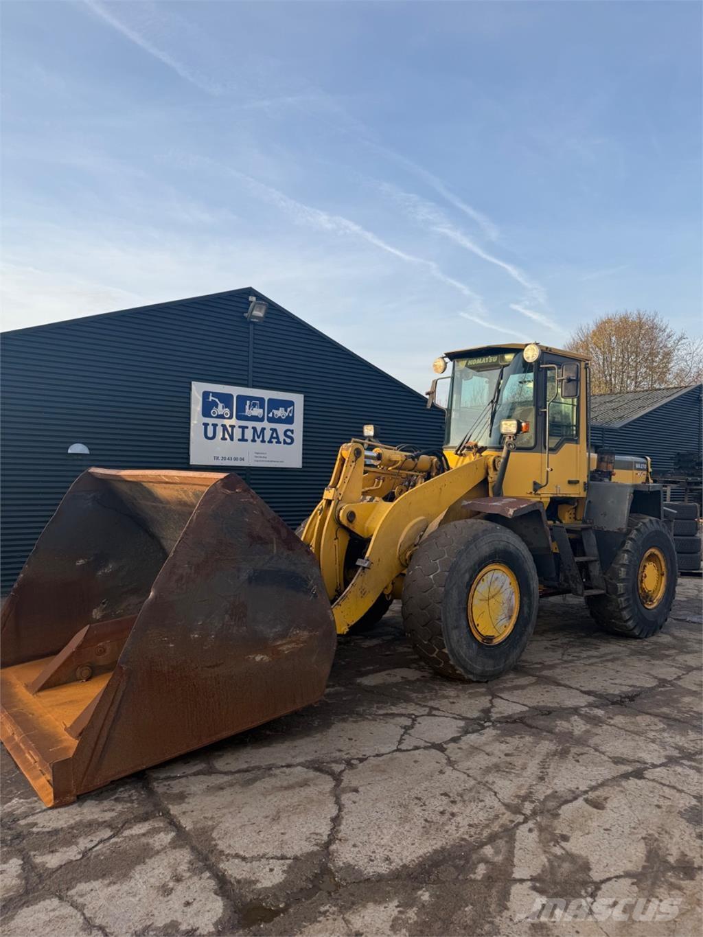 Komatsu WA270-3 Chargeuse sur pneus