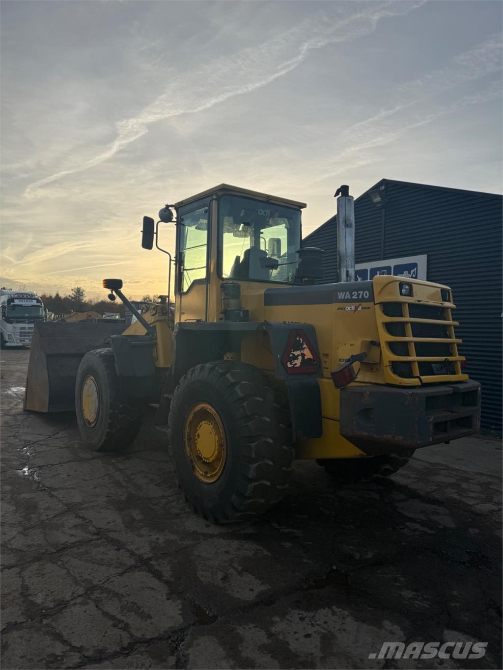 Komatsu WA270-3 Chargeuse sur pneus