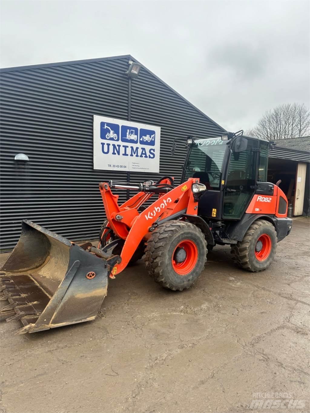 Kubota R082 Chargeuse sur pneus