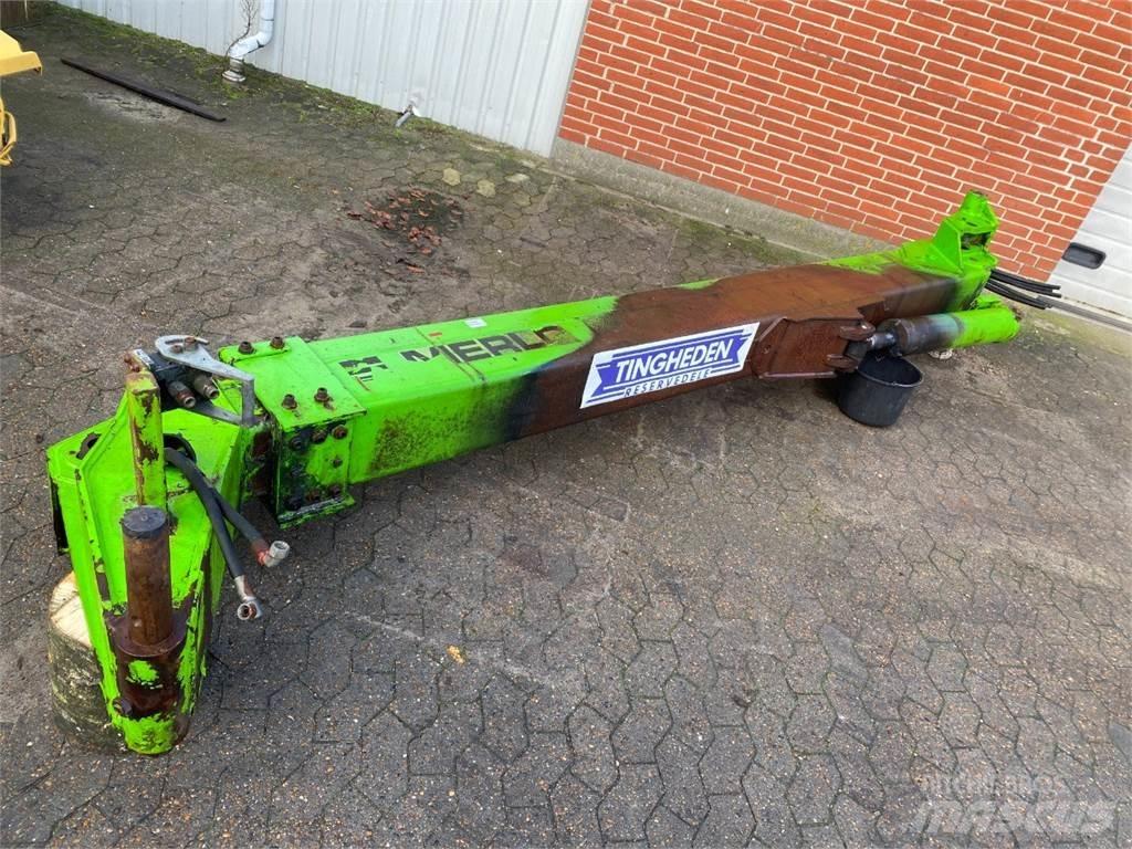 Merlo 28.7 Bras et Godet
