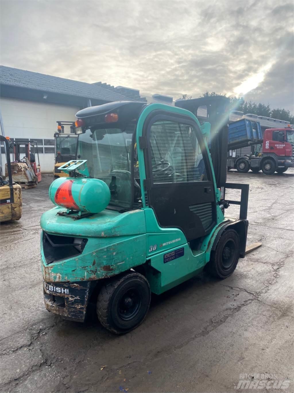 Mitsubishi FG30 Chariots GPL