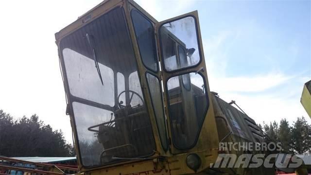 New Holland 1520 Cabines et Intérieur