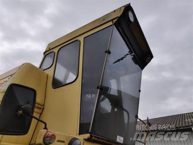 New Holland 1550 Cabines et Intérieur