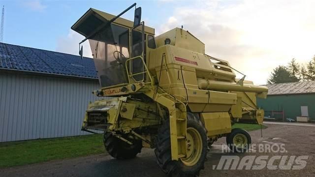 New Holland 1550 Moissonneuse batteuse