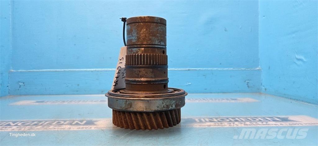 New Holland 8260 Transmission