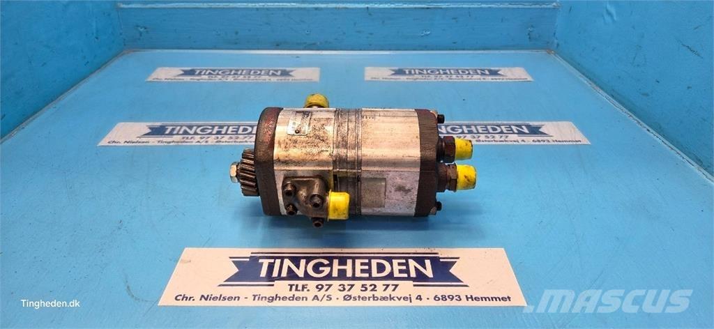 New Holland 844S Hydraulique