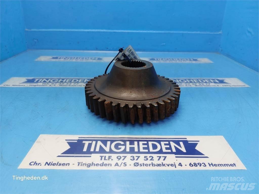 New Holland 8870 Transmission