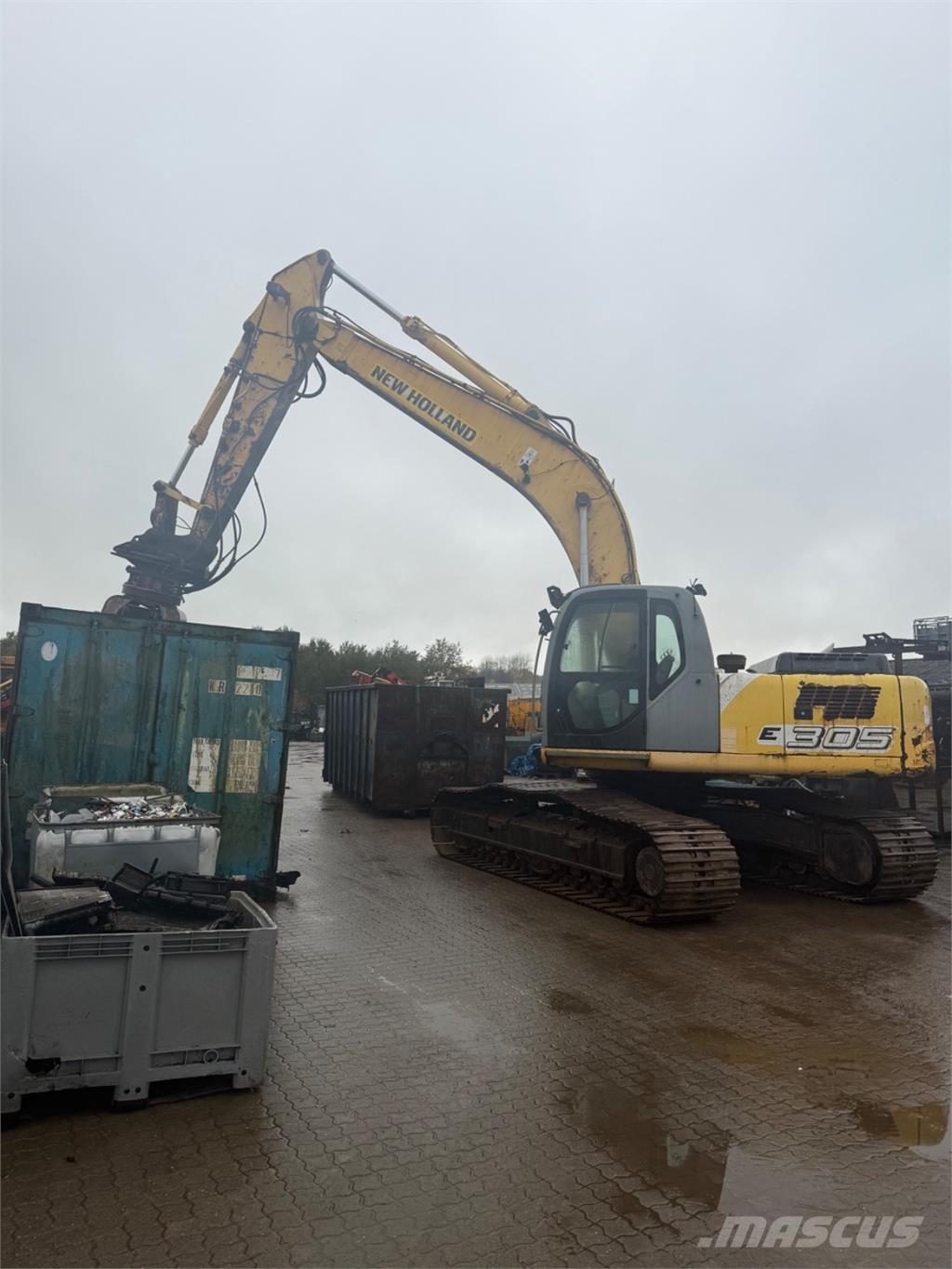 New Holland E305 Pelle sur chenilles