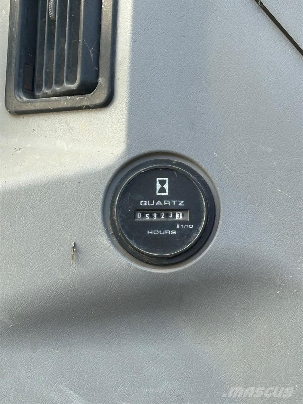 New Holland E305 Pelle sur chenilles