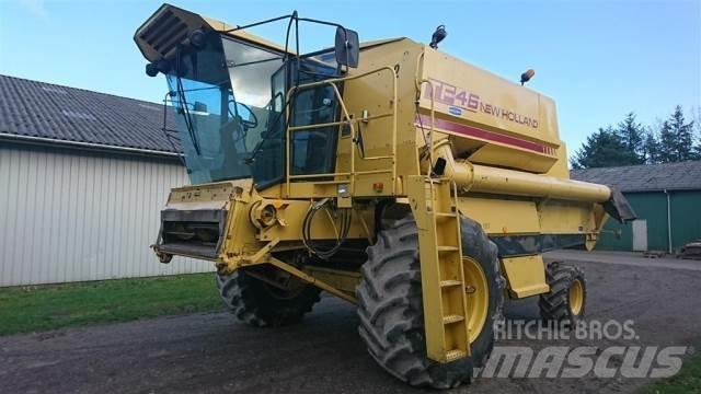 New Holland TF46 Moissonneuse batteuse