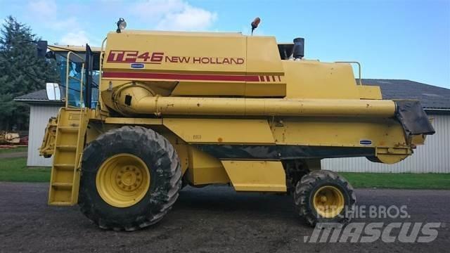 New Holland TF46 Moissonneuse batteuse