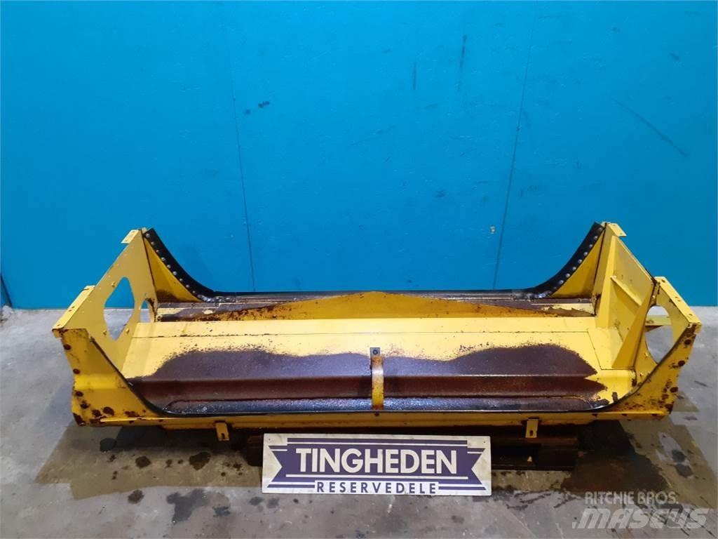 New Holland TF78 Sableuse et saleuse