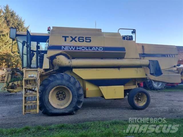 New Holland TX65 Moissonneuse batteuse