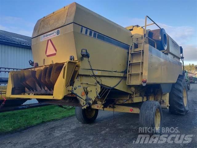 New Holland TX65 Moissonneuse batteuse