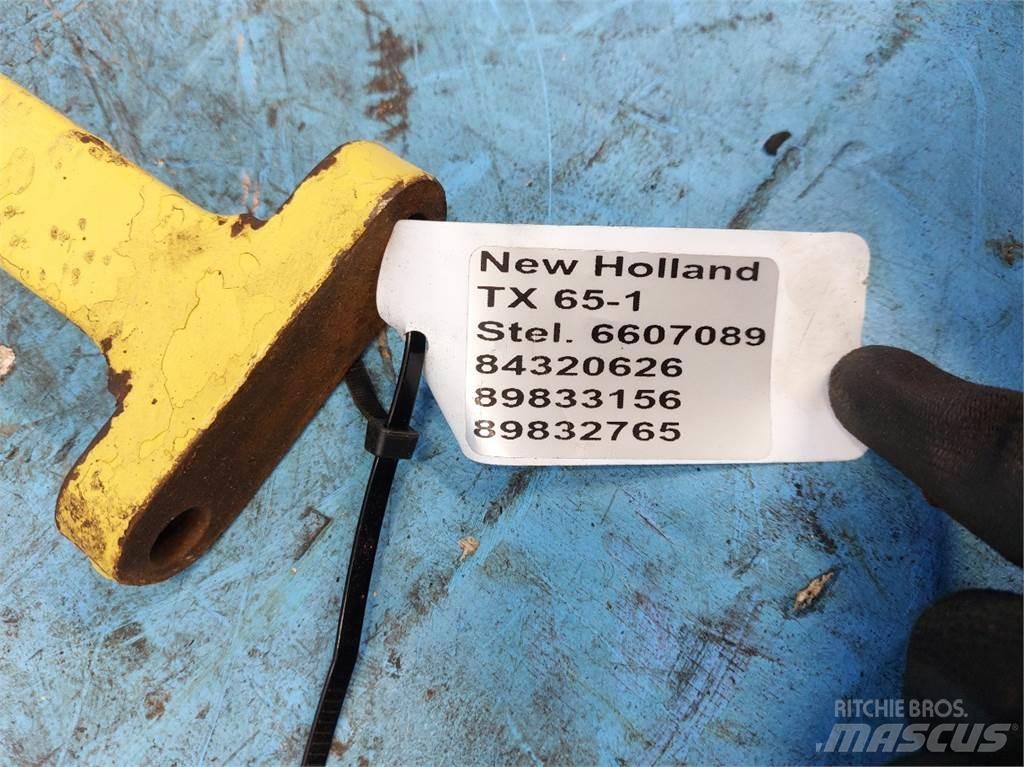 New Holland TX65 Sableuse et saleuse