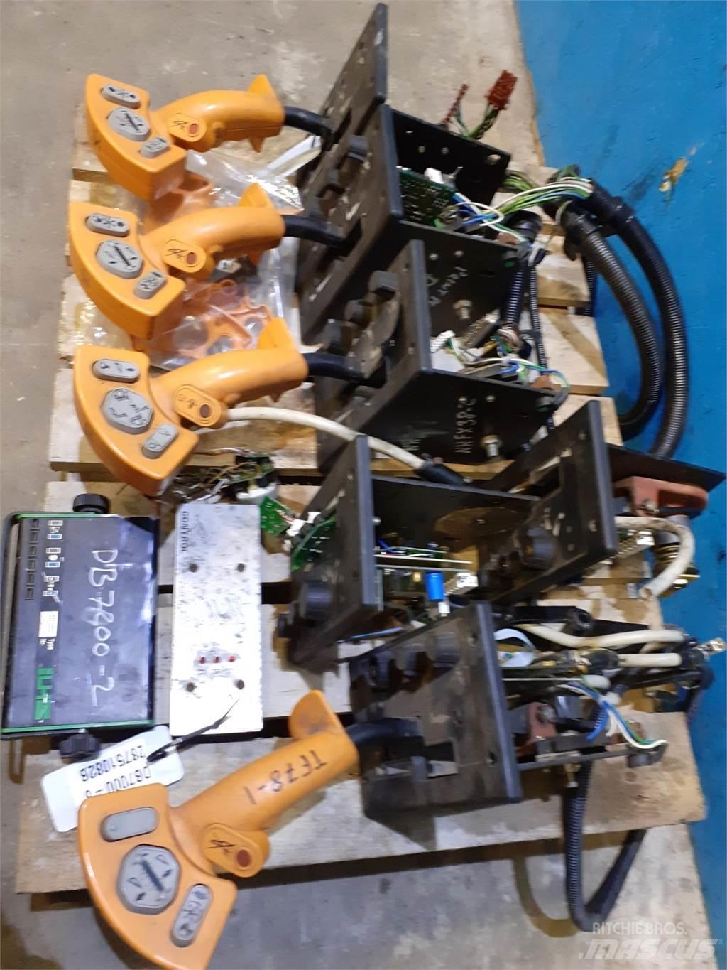 New Holland TX68 Electronique