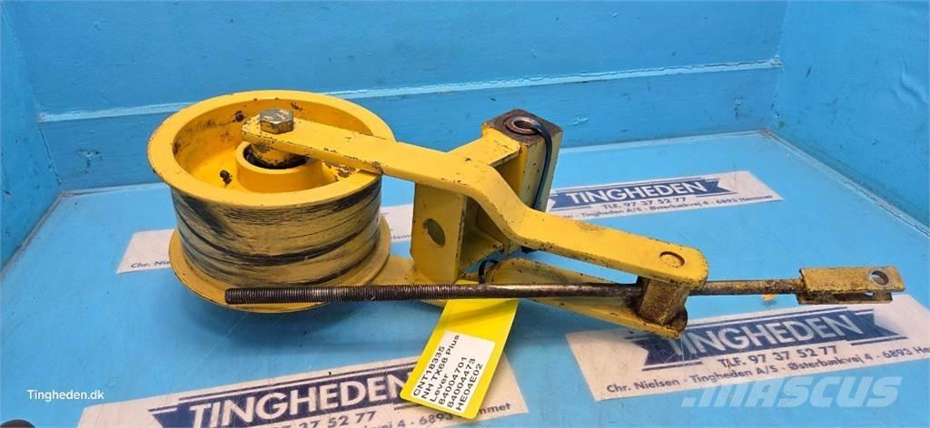 New Holland TX68 Sableuse et saleuse