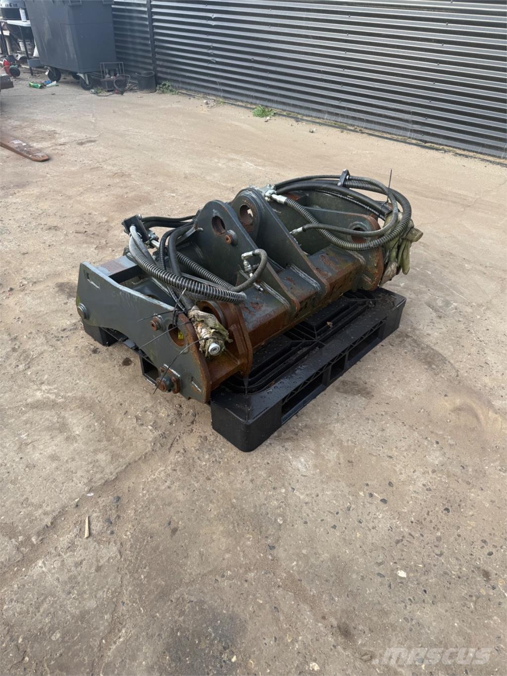 Volvo BM Attache rapide pour godet