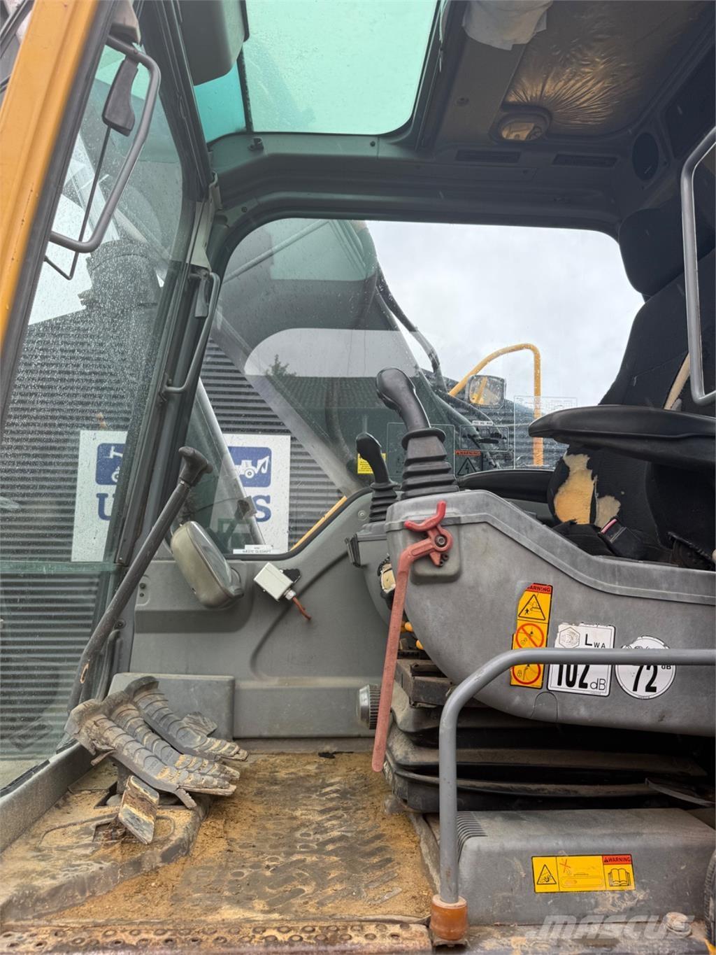 Volvo EC210 Pelle sur chenilles
