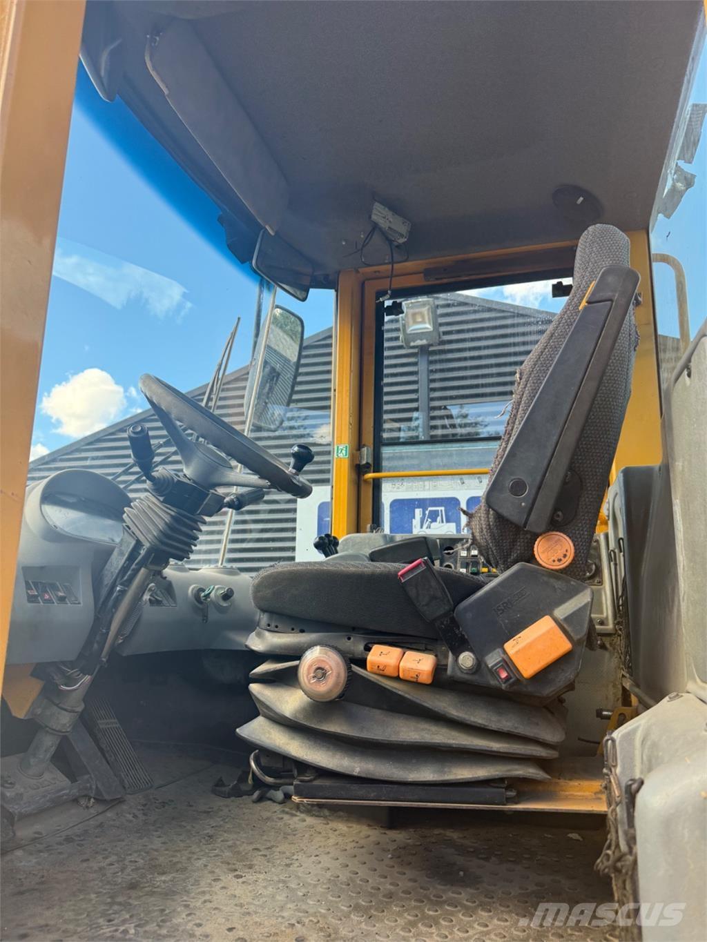 Volvo L90E Chargeuse sur pneus